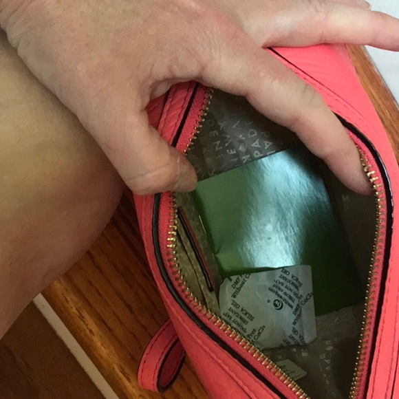Last drop!NWOT♠️Kate Spade Perri Ln. crossbody bag - Picture 4 of 5